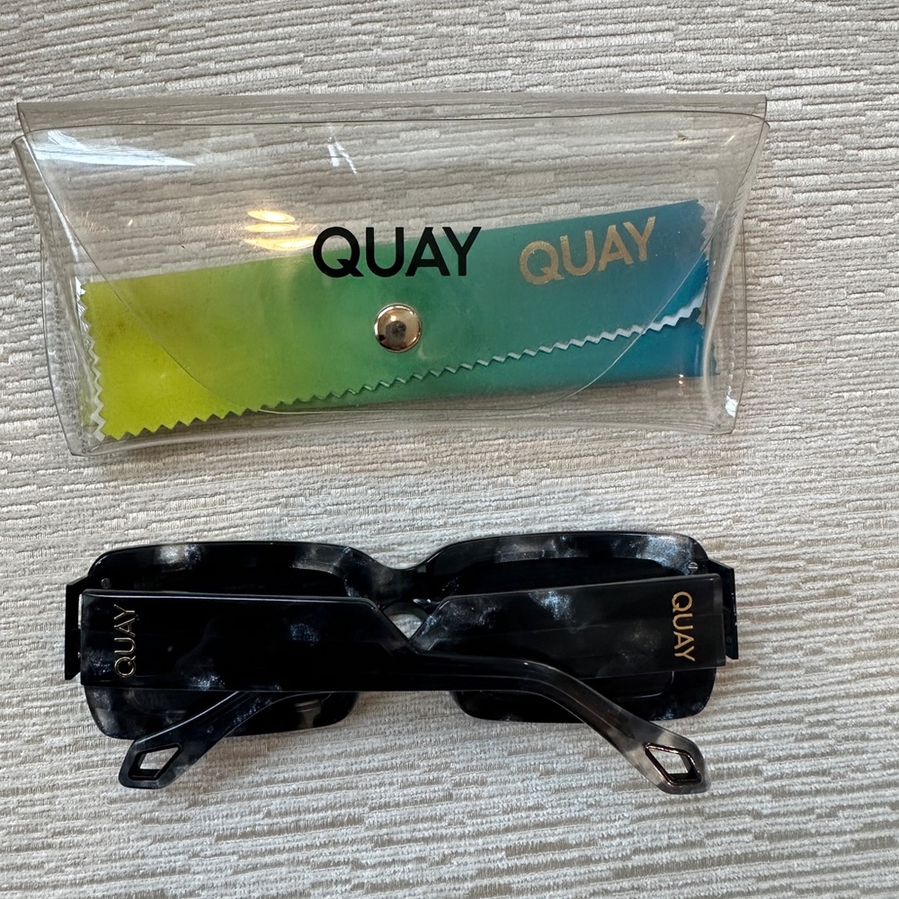 Quay Black Marble Sunglasses - Picture 3 of 5